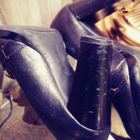 Naturalized Size 4M Black Pumps - Picture 9 of 10